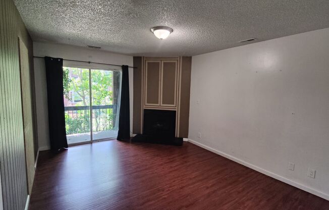 Large Private Guy Room Downtown ASAP - Balcony, Storage and more