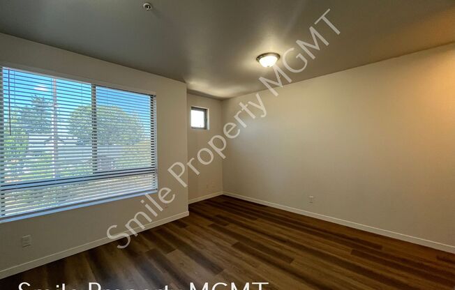 6940 Southeast Long Street