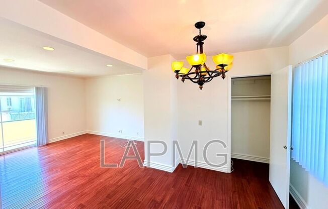 8130 Norton Ave