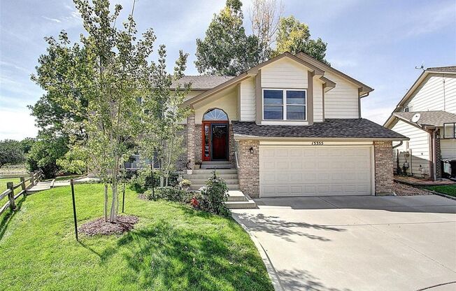 Gorgeous home on Lake in Broomfield Trails!