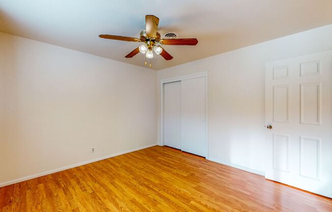 2 beds, 1 bath, $2,700