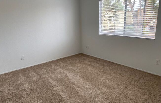 2 beds, 1.5 baths, $2,200, Unit 32