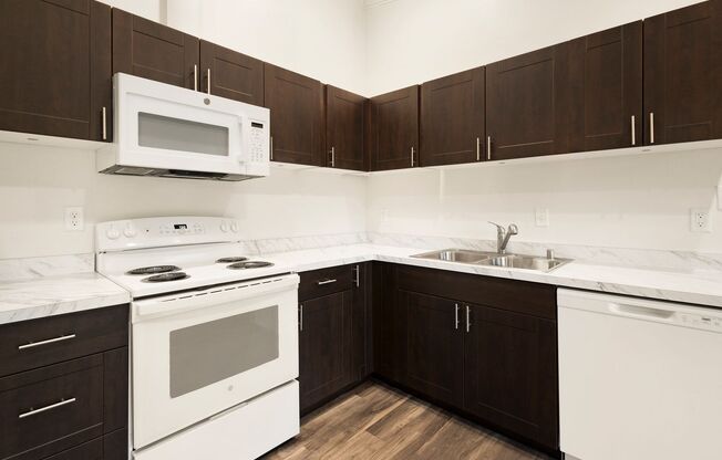 1 bed, 1 bath, 605 sqft, $1,435, Unit 036