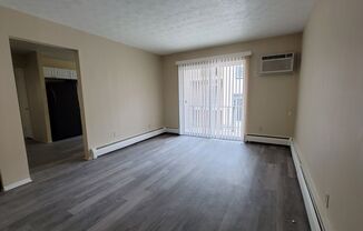 2 beds, 1 bath, 1,000 sqft, $1,200, Unit Apt 7