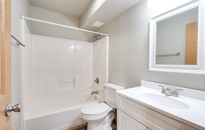 3 beds, 1.5 baths, 1,100 sqft, $1,199, Unit 247-302