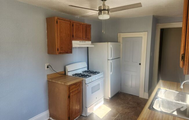 2 beds, 1 bath, 1,061 sqft, $950, Unit 506