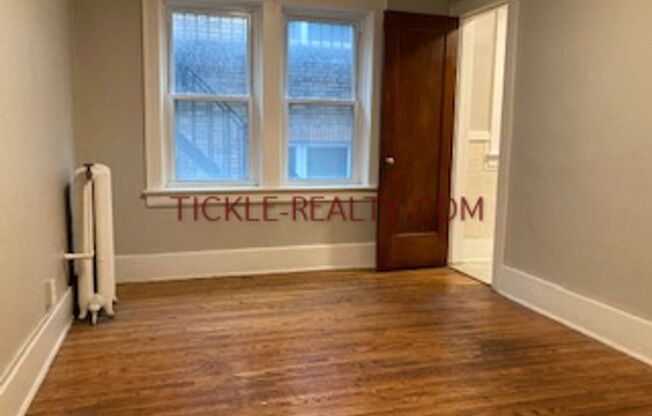 1 bed, 1 bath, $995, Unit S10