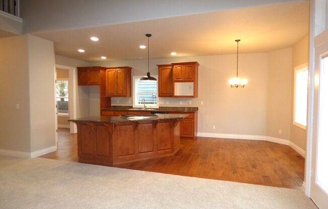 5 Bedroom Home in South Salem! Near I-5