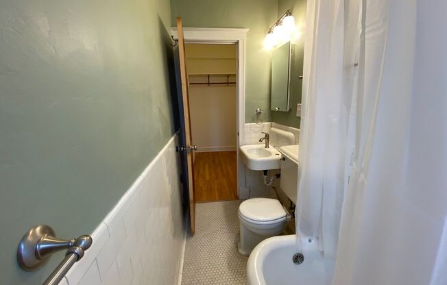 Studio, 1 bath, 400 sqft, $845, Unit 512