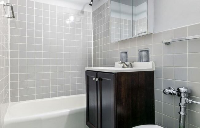 Studio, 1 bath, 362 sqft, $1,375, Unit 4D