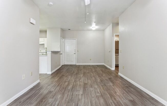 2 beds, 1 bath, 787 sqft, $1,310