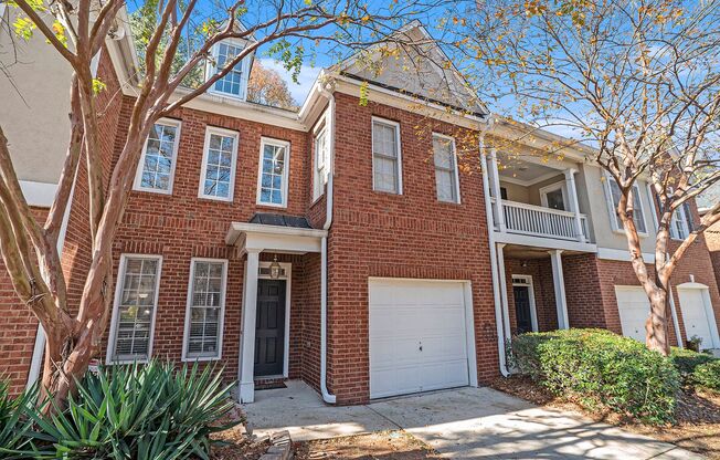 Lovely 3-level 3BR/3.5BA Townhome in Vinings!