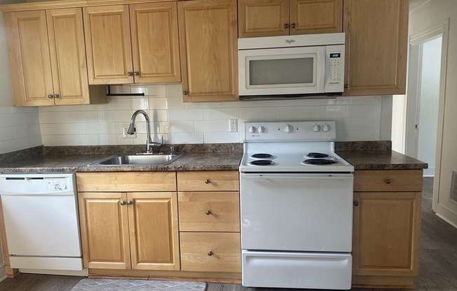 2 beds, 1 bath, 1,000 sqft, $2,900, Unit 2