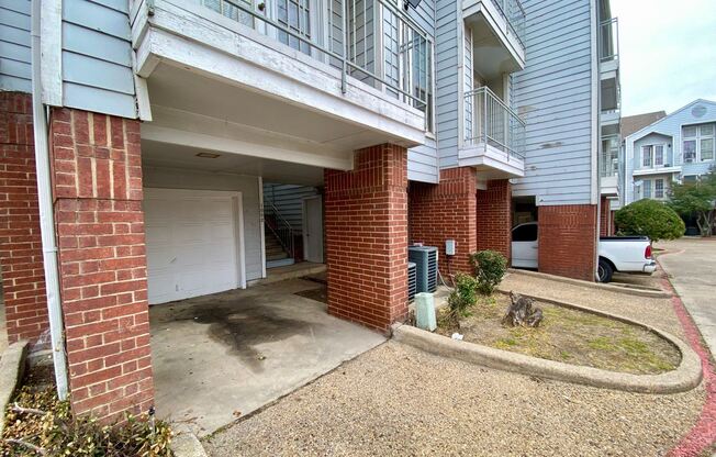 9823 Summerwood Cir