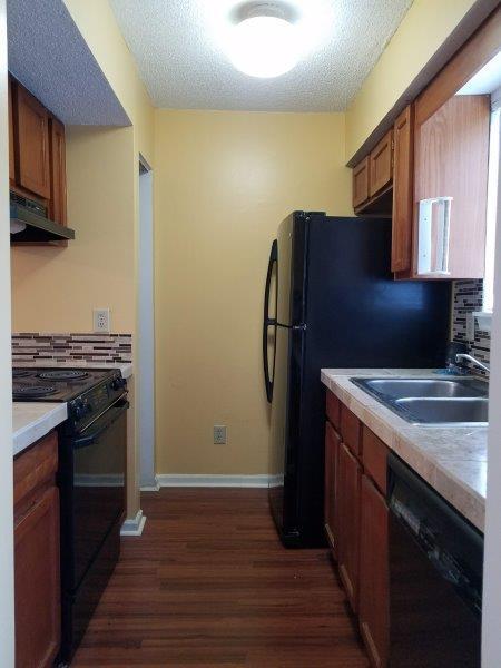 1 bed, 1 bath, $1,200