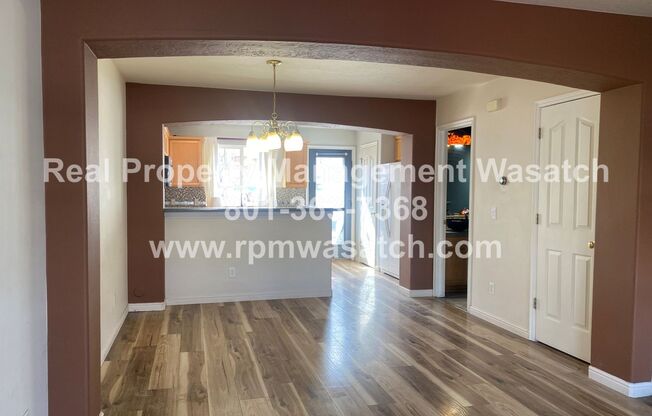 Come See This Beautiful 2 Bedroom 2.5 Bathroom in Draper!