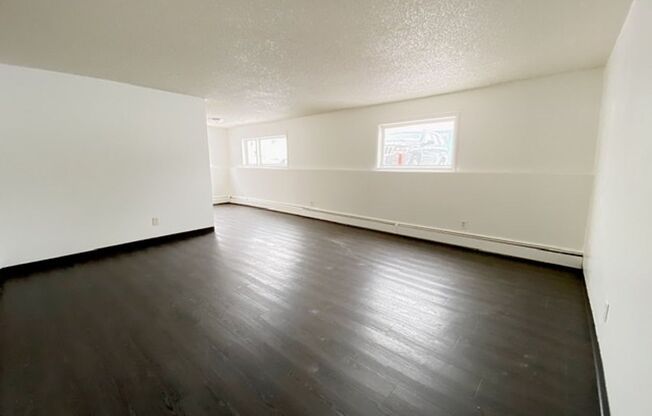 1 bed, 1 bath, $1,095, Unit B