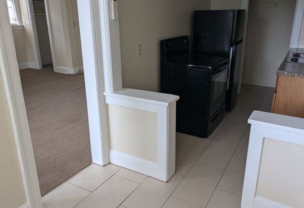 1 bed, 1 bath, $625, Unit 205