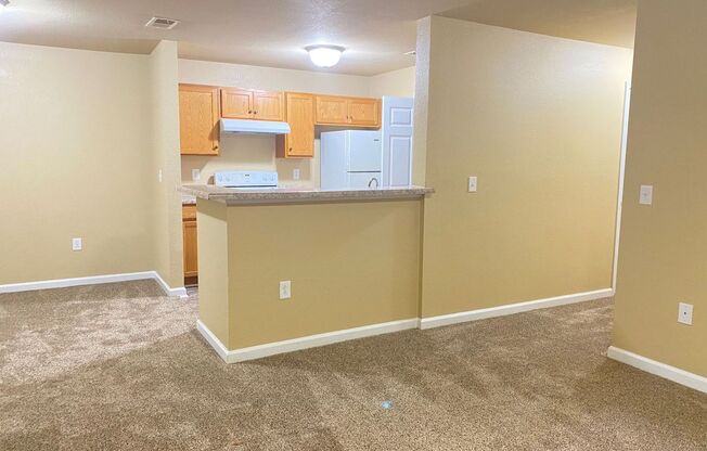 2 beds, 2 baths, 960 sqft, $875, Unit 105