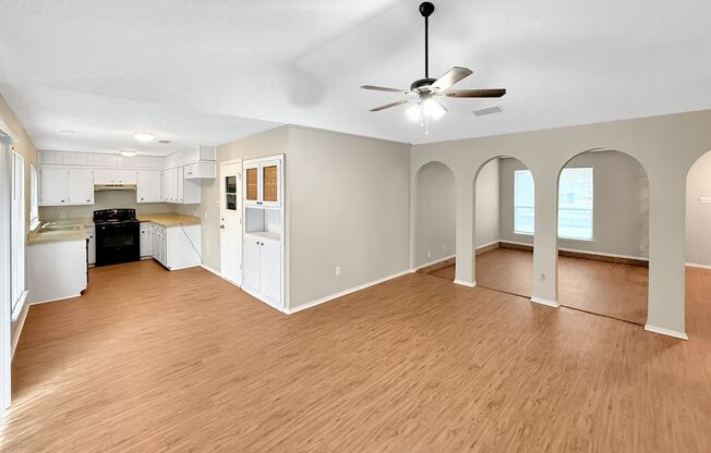 Charming 3-Bedroom Home with Spacious Backyard in Quail Creek!