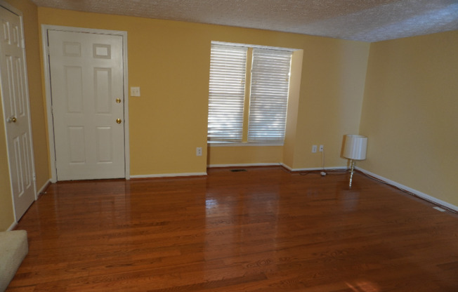 37 TRAILWOOD RD