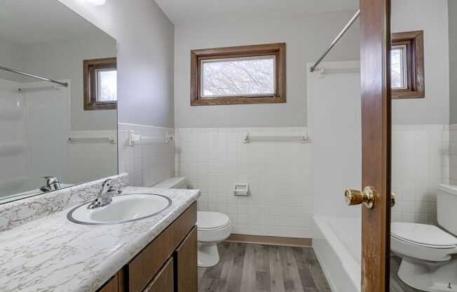 2 beds, 1 bath, 911 sqft, $845, Unit Unit 3