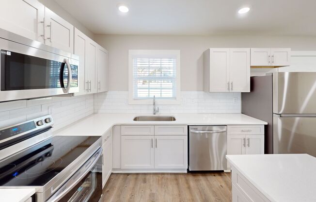 3 beds, 2.5 baths, 1,425 sqft, $1,700, Unit 19B