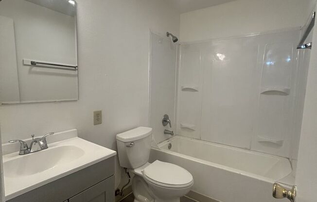 1 bed, 1 bath, 576 sqft, $1,225, Unit 4