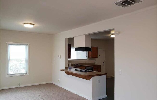 2 BD 1 BA home with easy transit