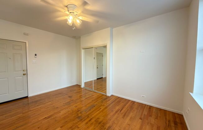 Studio, 1 bath, 300 sqft, $1,095, Unit 5959-604