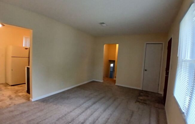 3 beds, 1 bath, $1,400