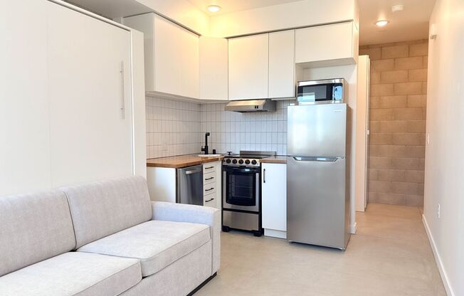 Studio, 1 bath, 285 sqft, $2,175, Unit 304