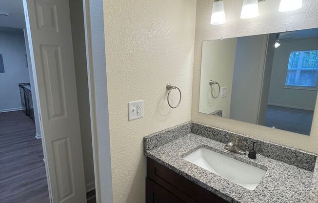1 bed, 1 bath, 630 sqft, $950, Unit #16