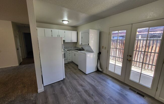 2 beds, 1 bath, 700 sqft, $1,450, Unit LON1600-010