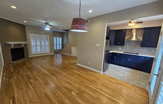 2 beds, 1.5 baths, $1,795, Unit # 1204