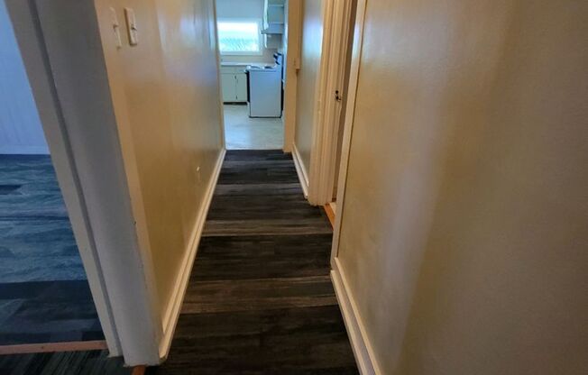 3 beds, 1 bath, $1,000