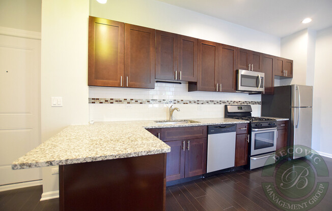 2 beds, 1 bath, 700 sqft, $2,200, Unit 103