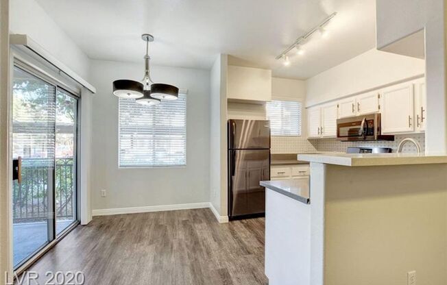 2 beds, 2 baths, $1,600, Unit #1059