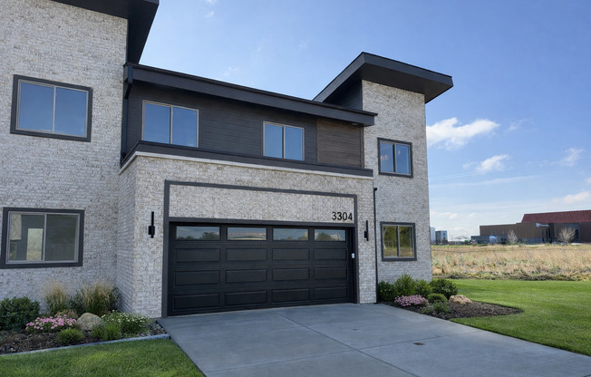 Brand New Three Bedroom Ames Townhome with $1,000 signing bonus!