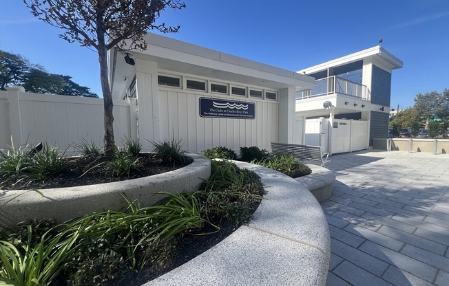 2 beds, 2 baths, 1,315 sqft, $4,300, Unit 14N