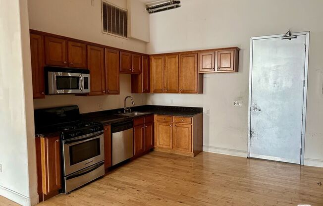 1 bed, 1 bath, 1,226 sqft, $2,879, Unit 202