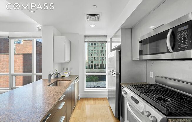 3 beds, 2 baths, 957 sqft, $7,800, Unit 7L
