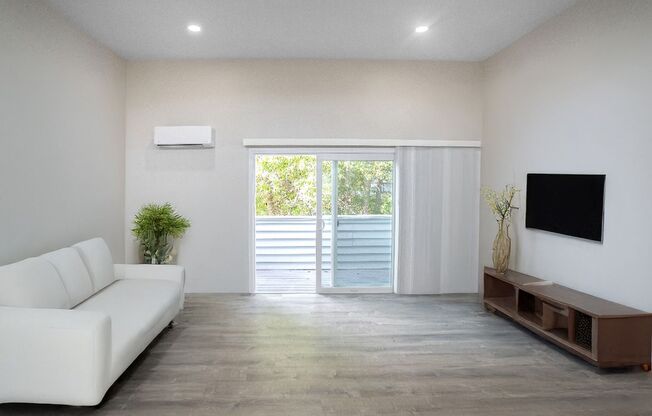 2 beds, 1 bath, 1,050 sqft, $2,800, Unit 74-6