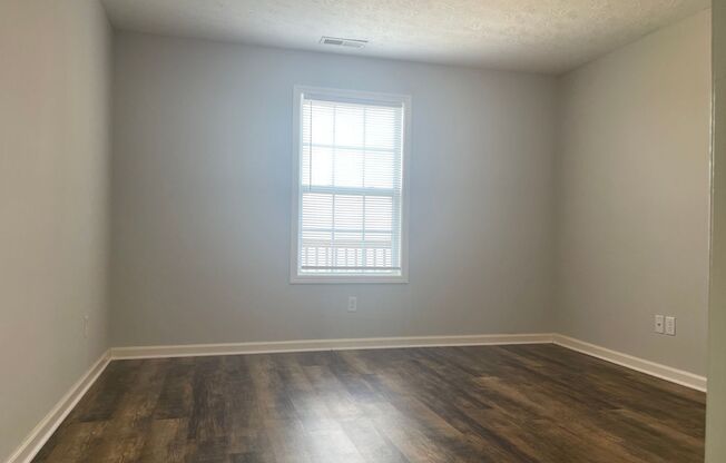 1 bed, 1 bath, $750, Unit 355F