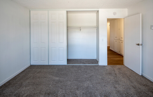 2 beds, 1 bath, 1,001 sqft, $2,395, Unit B-10