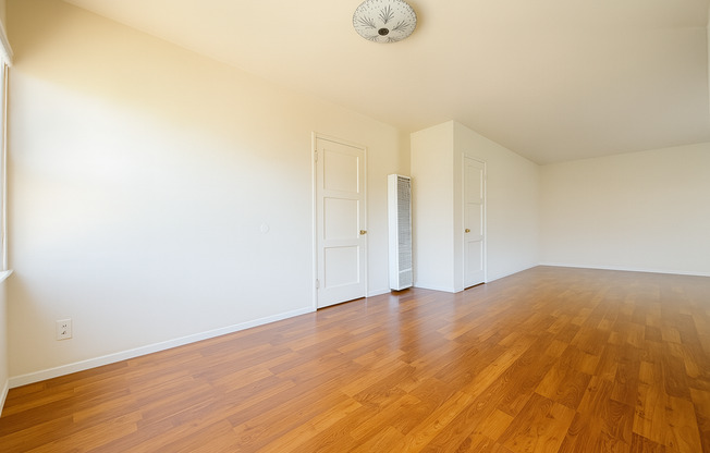 2032 DELAWARE AVE