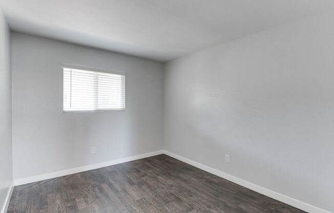 2 beds, 1 bath, 720 sqft, $1,250, Unit B-19