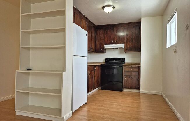 FOR RENT: Updated 2 Bedroom Unit in Prime Daly City Location
