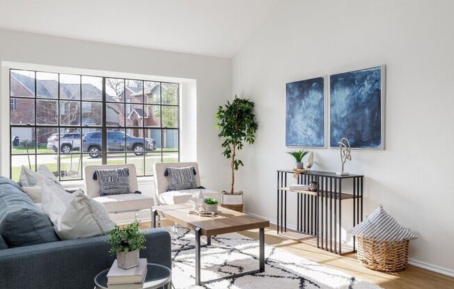 1805 WHITE OAK CV