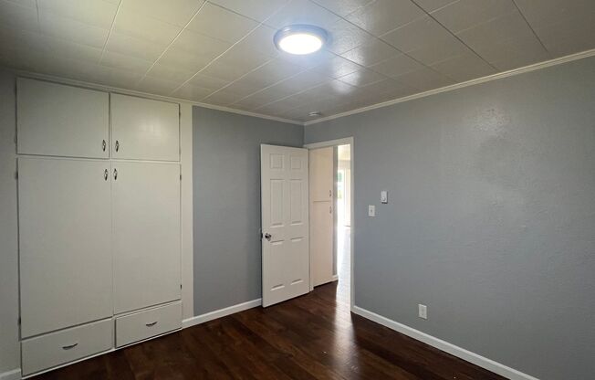 2 beds, 1 bath, 1,000 sqft, $1,495, Unit 14500-14521